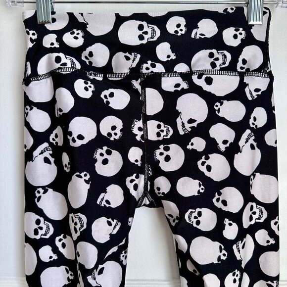 VTG Yas Size Small Black White Skull Leggings - Picture 6 of 8